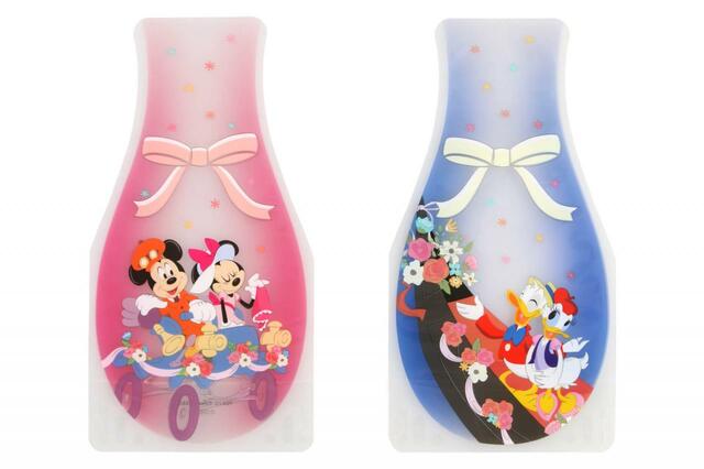 フラワーベースセット 1,900円|東京ディズニーリゾート「花咲き誇るパークを満喫するミッキーたちが描かれたグッズ」|販売店舗:東京ディズニーランド「ホームストア」、東京ディズニーシー「ヴィラ・ドナルド・ホームショップ」|発売日:2024年4月25日(木)
