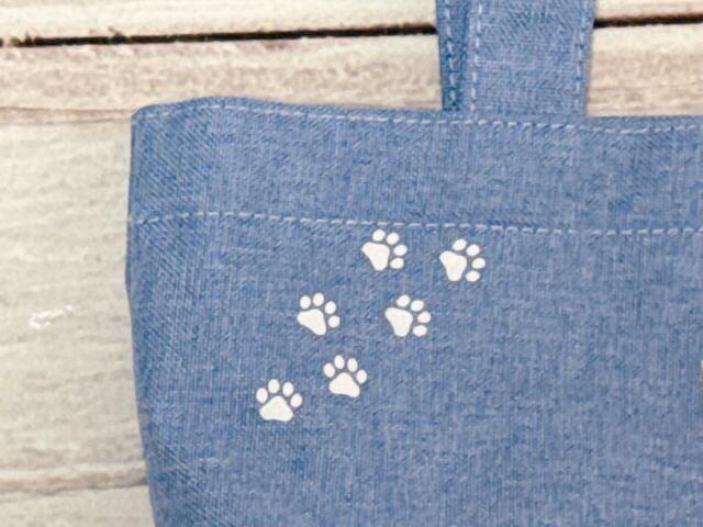 【カルディ　ネコバッグ】かわいい足跡のプリントもあります！