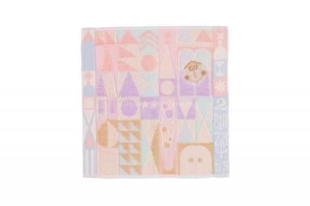 ミニタオル 680円｜サイズ：縦約25×横約25cm｜販売店舗：東京ディズニーランド「キングダム・トレジャー」、東京ディズニーシー「ヴィラ・ドナルド・ホームショップ」