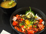 サーモンのゆっけ丼