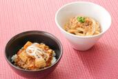 「​（左）汁なし担々うどん」や（右）麻婆豆腐丼」＜期間：2026年7月1日～31日＞【目玉は1ピース1,900円超の“究極のスーパーメロンショートケーキ”！ホテルニューオータニ幕張で、とろけるマンゴーや極上メロン、贅沢スイーツが夢の饗宴！】