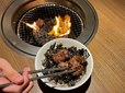 牛角赤坂店肉女が「カルビ専用ごはん」にカルビをのっけてくれた