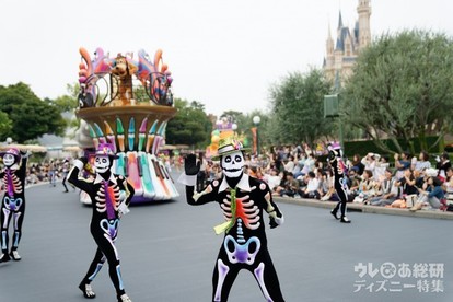 Tdl 17パレード ハロウィーン ポップンライブ 停止位置7箇所ガイド 見たいキャラはココに停まる 1 3 ディズニー特集 ウレぴあ総研