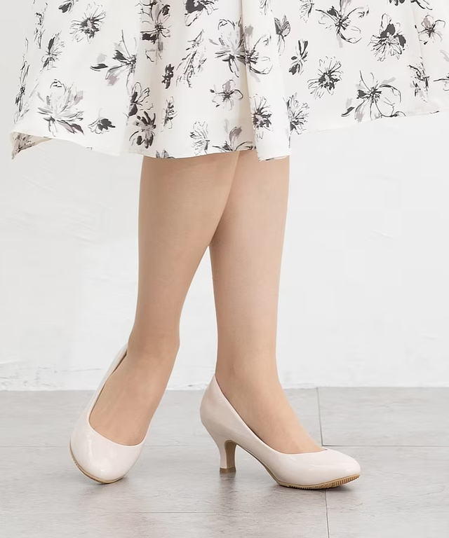 「美ージーアーモンドトゥパンプス」2,980円（税込）