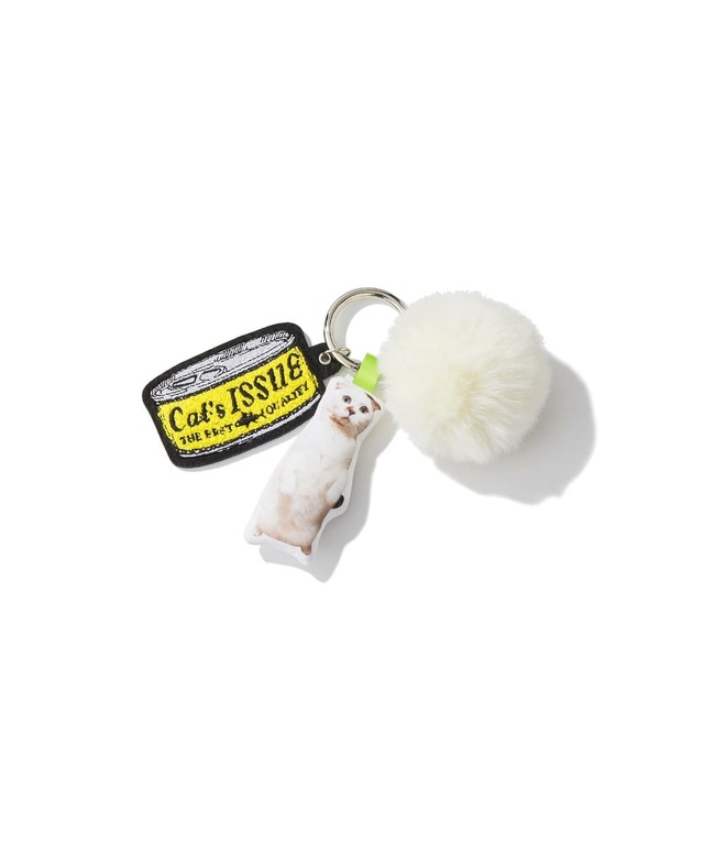 【Cat's ISSUE×グローバルワーク】「Cat's ISSUE/CATチャーム」2,490円（コムタン / サバ美）／サガラ刺繍した猫缶、ふわふわの毛並みをイメージしたファーがついたチャーム