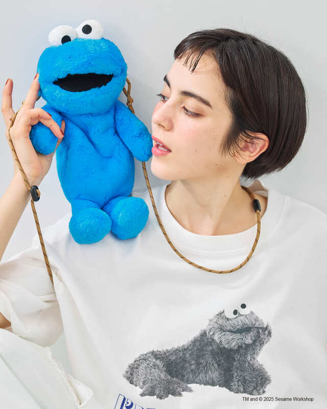 【SM2×セサミストリート】【SESAME STREET meets SM2】「ぬいぐるみポシェット」カラー：ブルー、価格：￥5,390　※サンプル商品のため実際の商品と仕様が異なります。