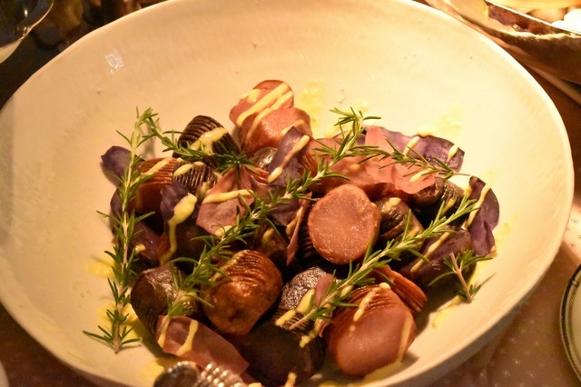 紫色のジャガイモで作った八セルバックポテト