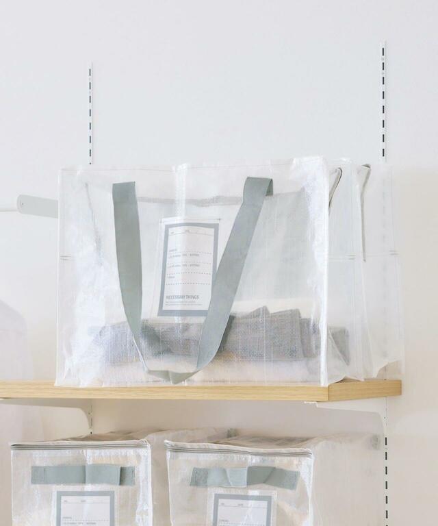 【3COINS×新生活おすすめグッズ】「クリアボックスバッグL」330円（税込）半透明で中に何が入っているかが一目でわかる