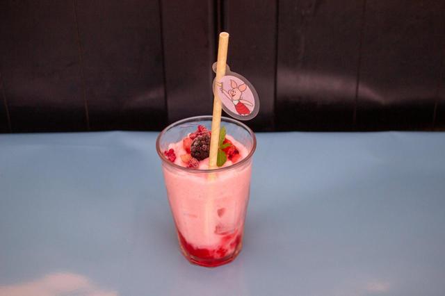 ＜ピグレット＞ストロベリーヨーグルトスムージー 1,089円