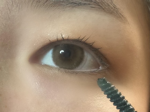 【3COINS and us　マスカラ　カーキ】目元に抜け感がでる