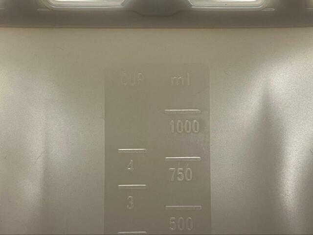 【3COINS＋plus シリコーンフードバッグ】メモリがついているので、ちょっとしたものならバッグの中で調理できます！