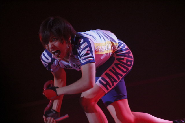 「弱虫ペダル」　新開隼人役の宮﨑秋人さん演じる“箱根の直線鬼”。舌をベロンと出しての演技が、まさに直線鬼そのもの!! 変貌しすぎです。