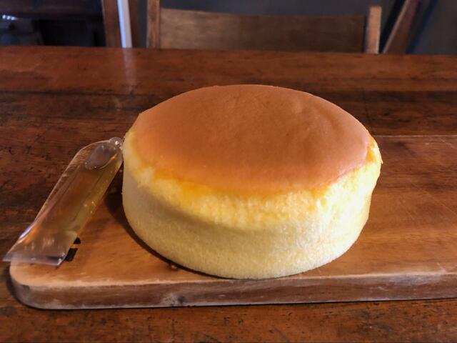 【バーミヤン ひんやり冷たい台湾カステラ】ひんやり冷たい台湾カステラにははちみつが付いてくる