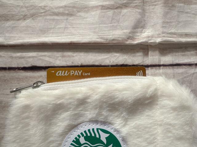 カップポーチにはカードもラクラク収納可能