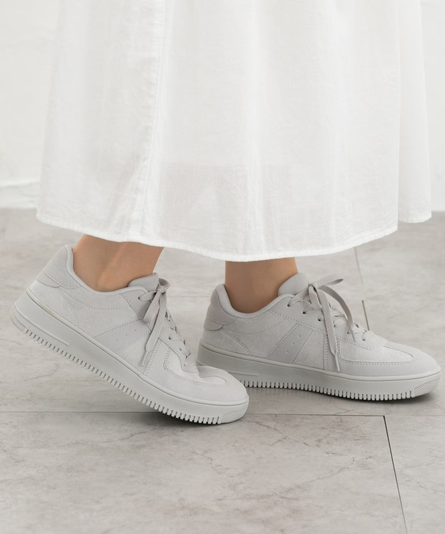 「クラシックスニーカー」2,980円（税込）