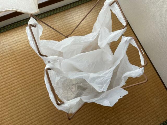 【ダイソー ワイヤーダストラック】2枚引っ掛けられるようになっています