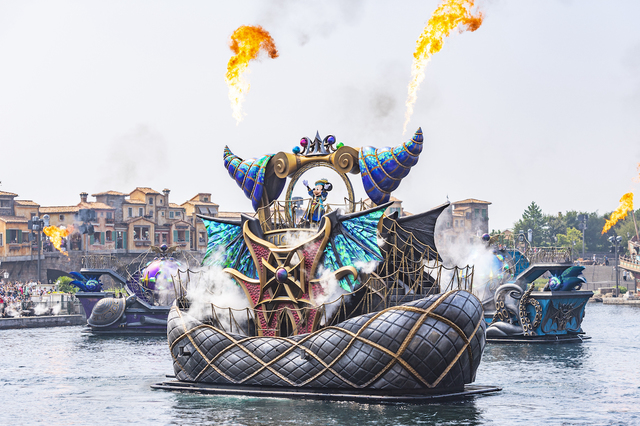 『東京ディズニーシー 20周年 アニバーサリー・セレクション』フェスティバル・オブ・ミスティーク (収録年：2019)