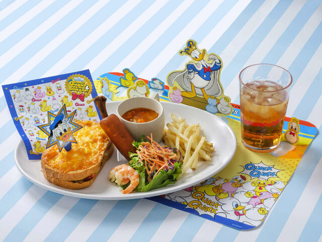 ドナルドのワッキークラシックセット 2,480円｜販売店舗：プラザパビリオン・レストラン｜ 東京ディズニーランド ディズニー・パルパルーザ「ドナルドのクワッキー・ダック！ダック！ダックシティ！」スペシャルグッズスペシャルメニュー