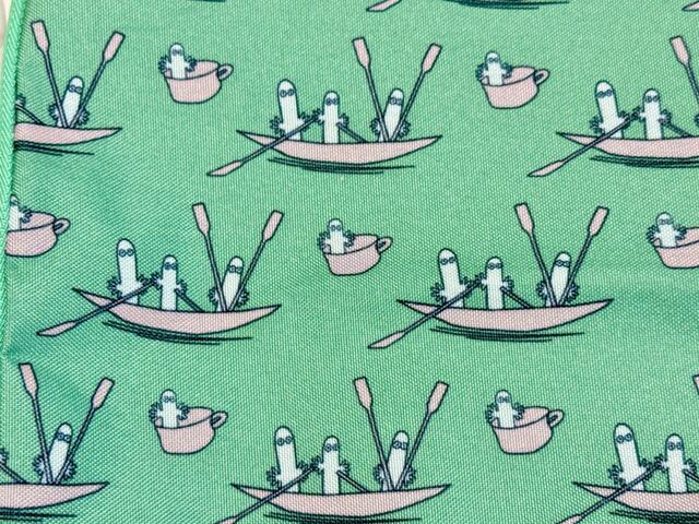 ニョロニョロのキュートな総柄デザイン