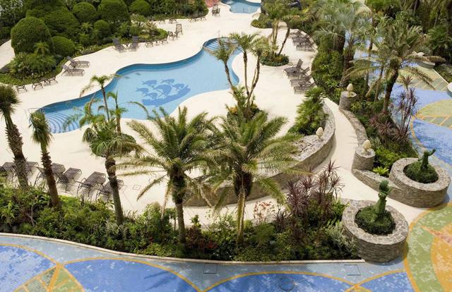 ミスティマウンテンズ・プール