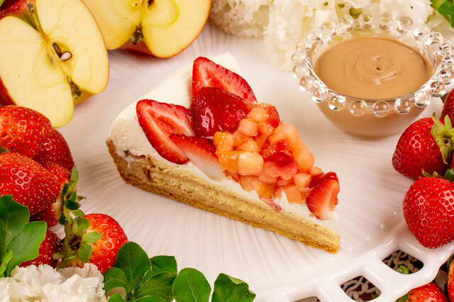 【紅玉とイチゴのタルト～チョコレート風味～】甘酸っぱい紅玉とイチゴに、チョコレート風味のカスタードを組み合わせたタルト