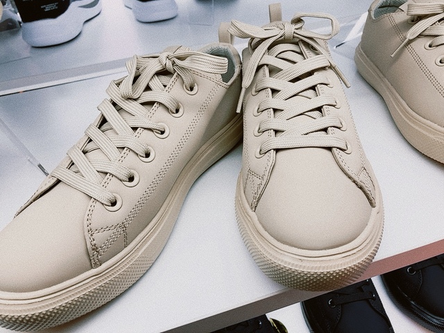 【ワークマン ファイングリップレイン】カラーはブラック、ベージュがあります