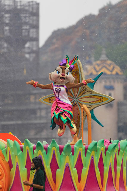 「ミニーのトロピカルスプラッシュ」／TDS「ディズニー・サマーフェスティバル」2015（撮影：YOSHI）