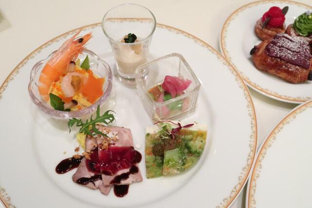 シャーウッドガーデン・レストラン “ディズニー・クリスマス”スペシャルブッフェ