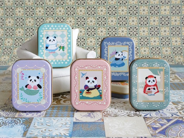 【青山デカーボ「お姫様パンダ缶」】お気に入りのパンダ姫を選べる「ミニパンダ缶」つき