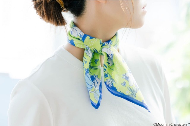 【ムーミンの日2024】「ガーデンライフ スカーフ」2,420円 / MOOMIN SHOP ONLINE