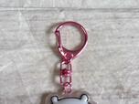 キーホルダーの金具はそれぞれカラーが異なります。ちいかわはピンク!