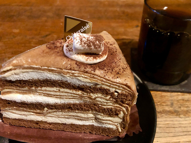 【シャトレーゼ　クレープ・オ・ショコラキャラメル】コーヒーを淹れておやつタイムにいただきます！