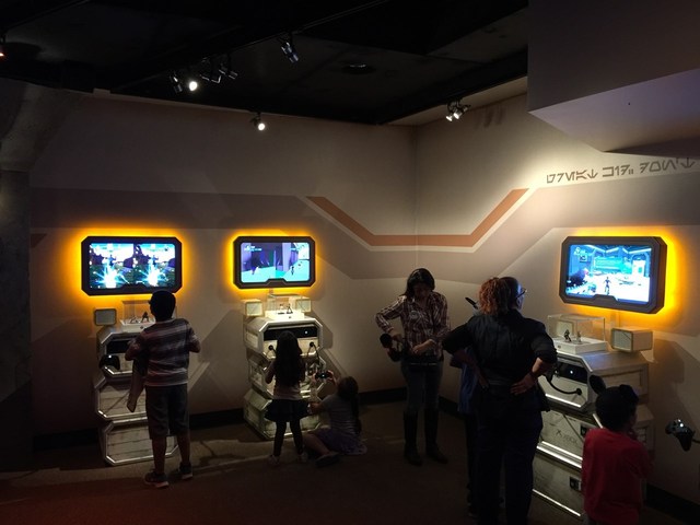 「Launch Bay」の中にはゲームコーナーもある