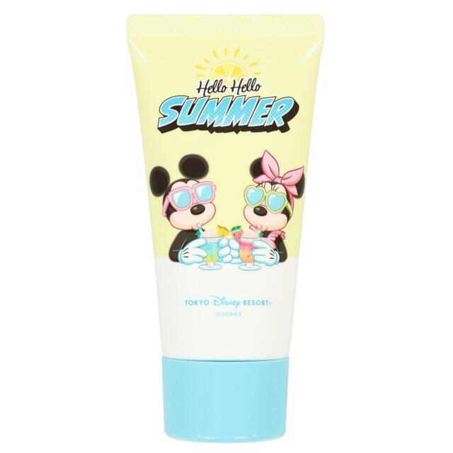 日焼け止め 1,500円｜夏の東京ディズニーリゾート「Hello Hello SUMMER!」グッズ｜販売店舗：東京ディズニーランド「グランドエンポーリアム」、東京ディズニーシー「タワー・オブ・テラー・メモラビリア」｜発売日：2026年6月11日（木）