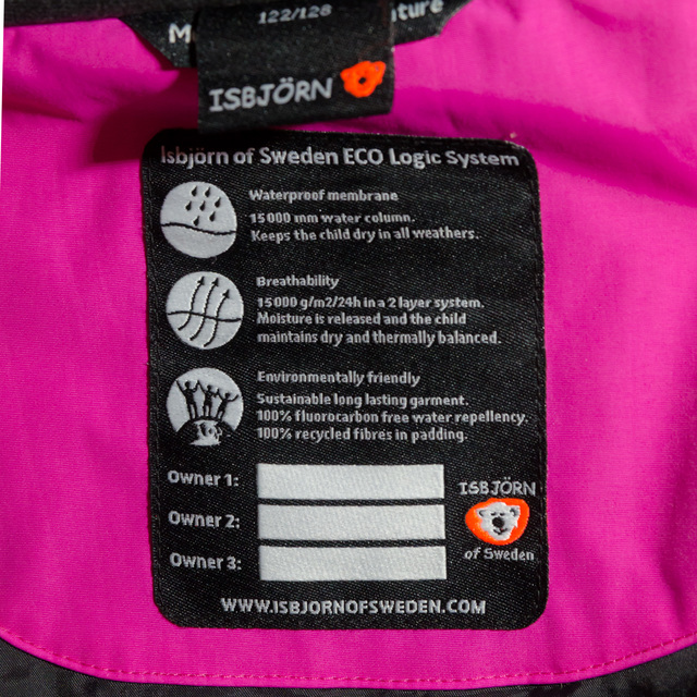「ISBJÖRN（イスビョン）」のスノーウェアには、Owner 1、Owner 2、Owner 3、と、所有する子どもの名前を書く欄が、3人分ある