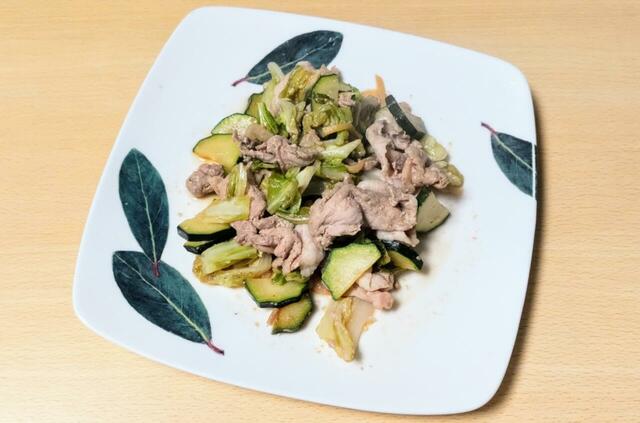 【コストコ 生姜にんにく焼き 1481g 2044円】味付きなので、適当な野菜と一緒に炒めても◎