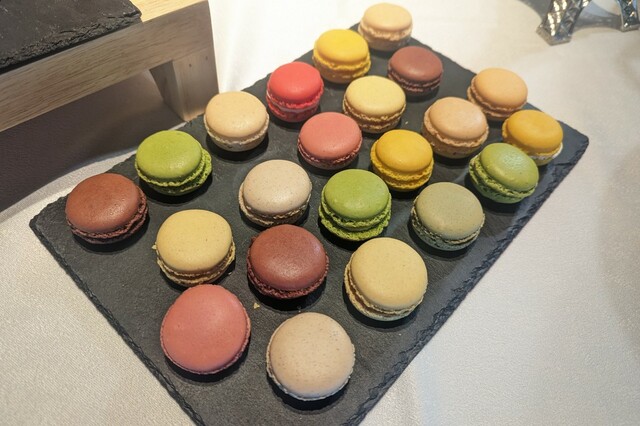 【WHGホテルズ】朝食フェア「Spice Up Your Morning ~旅するプティ・デジュネ~」マカロン