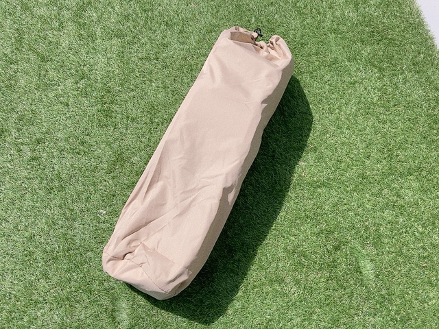 【アイリスオーヤマ HUGEL≪ヒューゲル≫ムーンチェアコンパクト】収納するとコンパクトになります