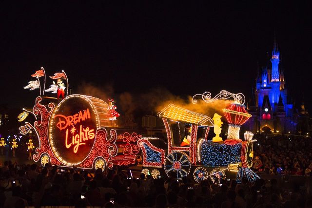 「東京ディズニーランド・エレクトリカルパレード・ドリームライツ」は通過型 