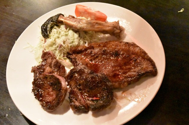 ワニは前足だと小さい