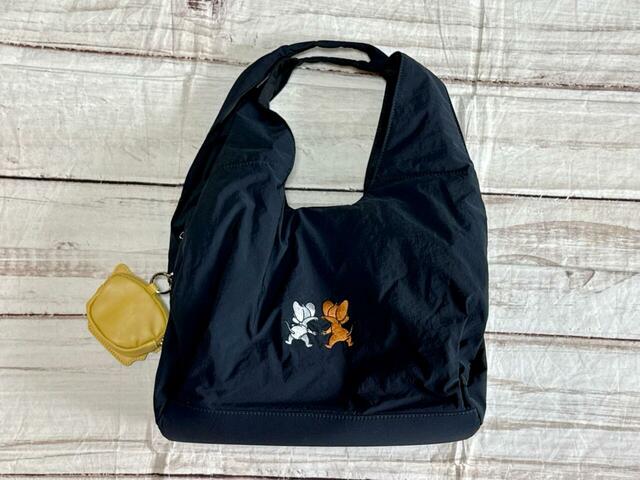 背面も抜かりなくかわいいデザイン入り！