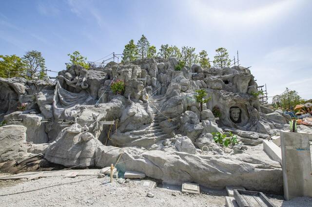 魔法の泉:「東京ディズニーシー・ファンタジースプリングスホテル」前(2023年5月撮影)