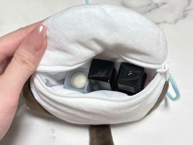 【カルディ クリスマスポシェット2025（シマエナガ）】ポーチとして使うのも◎！口紅が3本入りました