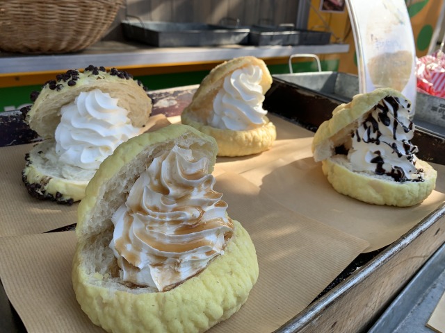 ハッピーハッピーメロンパン秘密基地「クリームサンドメロンパン」