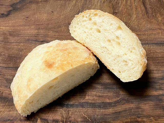 【BAKER Aoyagi】一見メロンパンのような水パン