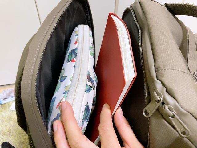 【ワークマン ジョイントバックパックFE】スリーブポケットは大きめの手帳も入れられる