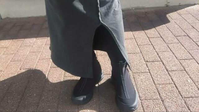 【ワークマン レディースサイドファスナー防水ブーツ】ロングスカートと合わせてもバランスが良いです！