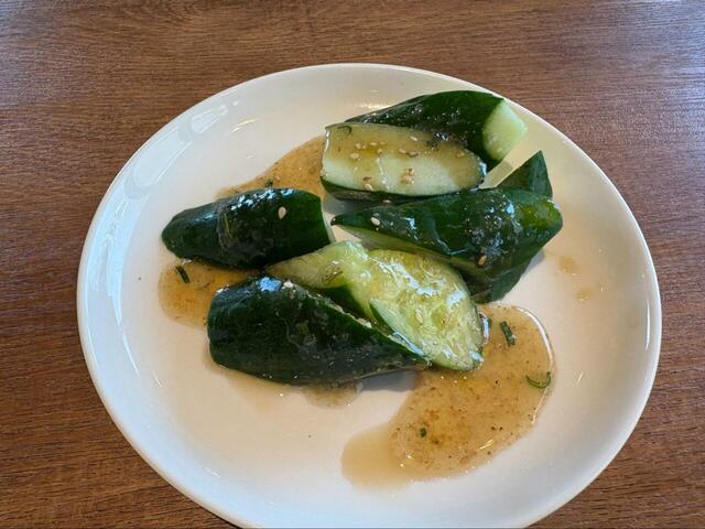 【プレミアムカルビ　焙煎胡麻塩キュウリ】ごまの香りと塩だれがクセになる♪焼肉前のスターターにもぴったりなシャキッと一品◎