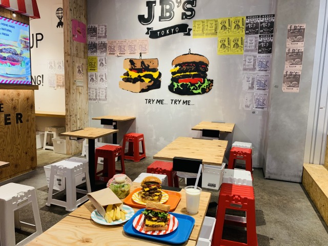 ヤンチャな雰囲気があるけどとっても贅沢なハンバーガーだったりするのが魅力