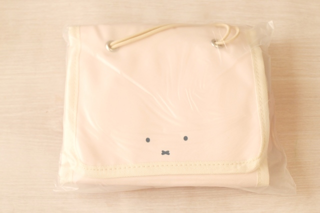 【宝島社『素敵なあの人 2026年3月号』特別付録】ミッフィーのおかおが大胆にプリントされたケースが覗き、かわいさ爆発！